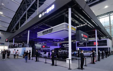 一汽丰田 bZ3 正式发布，比亚迪 & 丰田首款合作车型落地__财经头条