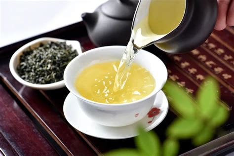 全国各地区都在入冬，广州仍是温暖和谐的阳光，喝茶不