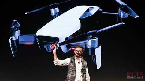 大疆在纽约发布新款无人机Mavic Air