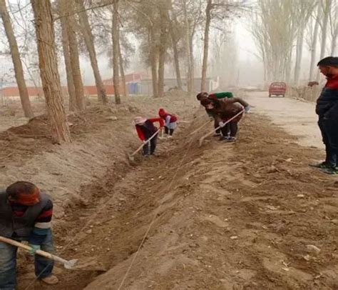 致敬环卫工人 赞扬劳动之美——喀什市举办庆祝自治区第二十一届“环卫工人节”活动