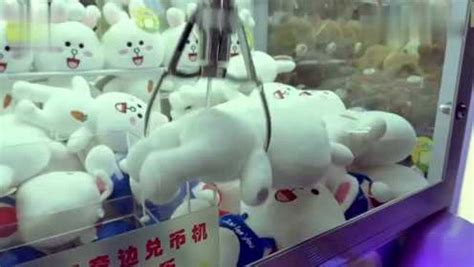 《抓娃娃》图片