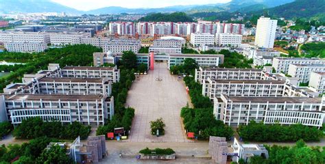 云南省临沧市第一中学2022年学费、收费多少