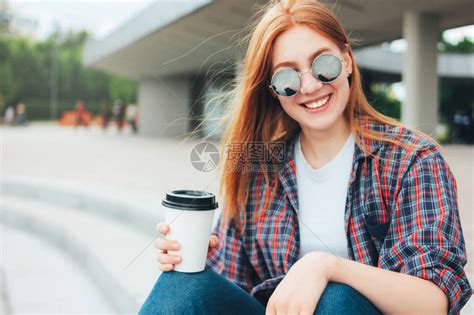 太阳镜女孩头像甜美女生