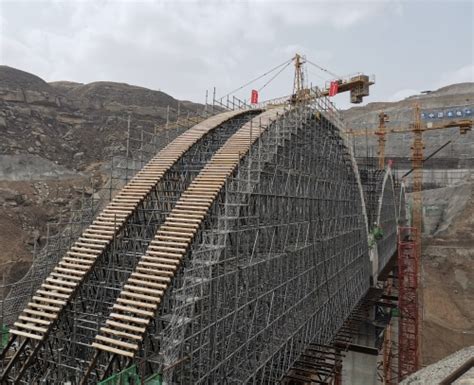 中国水利水电第十四工程局有限公司 基础设施 榆林引水项目部1号渡槽支撑体系及肋拱拱架安装完成