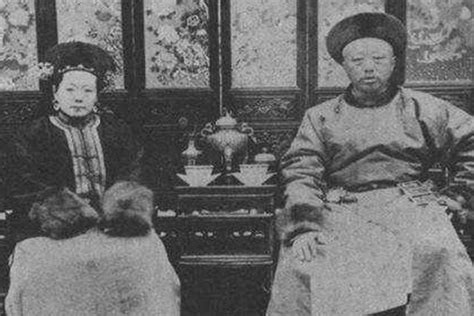慈禧太后谥号23个字，与清朝皇帝相当，成中国古代谥号最长的女人