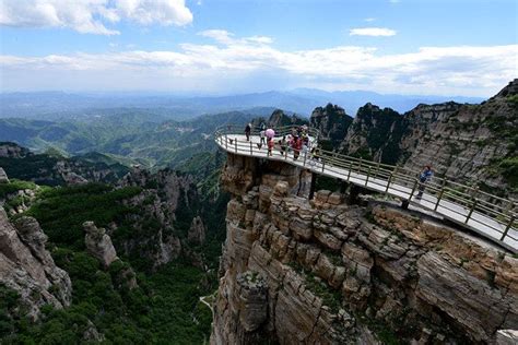 湘西首条悬崖玻璃栈道开放 高空鸟瞰矮寨奇观_旅游_湘西站_红网