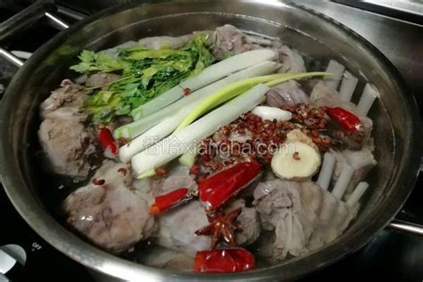 【新·铁锅炖羊肉的做法步骤图，怎么做好吃】熊猫吉吉_下厨房