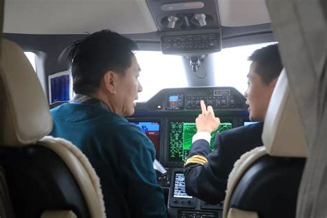 巴航工业完成飞鸿300公务机首次升级，新增双人沙发 - 民用航空网