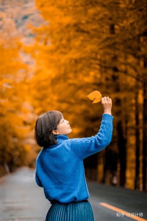 秋意浓，7个唯美的秋季人像拍照姿势和技巧，让你拍照自然又上镜|人像|上镜|秋意_新浪新闻