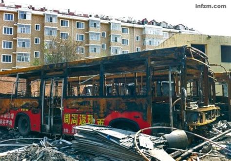 昆明公交车爆炸伤者正在进行抢救[组图]_凤凰网资讯_凤凰网