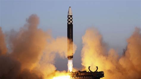 朝媒：朝鲜16日试射火星-17洲际弹道导弹_凤凰网视频_凤凰网