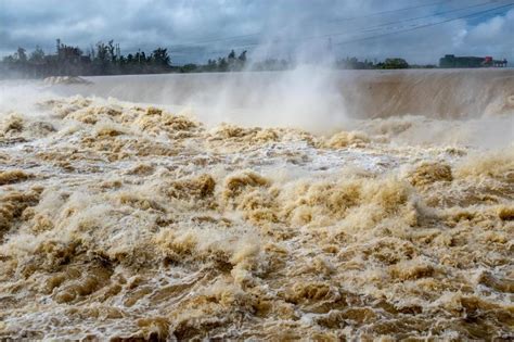 自然灾难：洪水爆发视频_腾讯视频