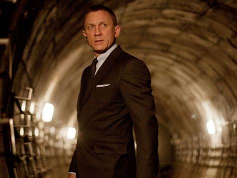 新的007电影上映 奢侈品广告植入达到史上最多|界面新闻 · 时尚