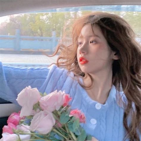 复古风挺舒服的女生头像