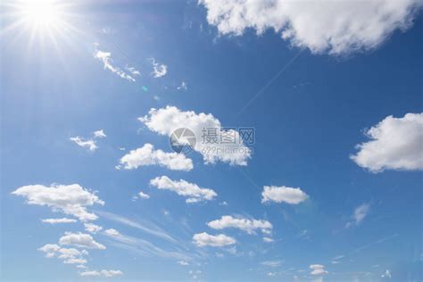 白昼的光芒和云彩与从太阳高清图片下载-正版图片504157400-摄图网