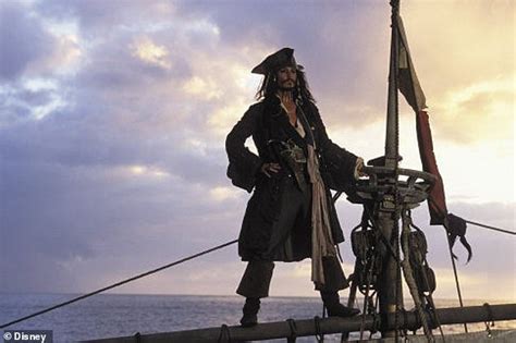 《加勒比海盗6四海之怒》重启！杰克船长换下，美女海盗船长上马_约翰尼·德普_迪士尼_成功