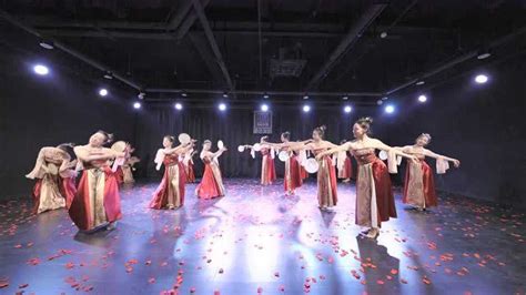 古典舞双人舞《长夜行》，表演：乔振宇，张晓娟