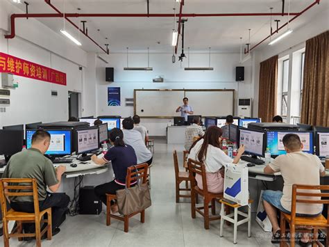 “1+X”5G基站建设与维护证书制度试点院校师资培训班在广西建设职业技术学院顺利开班