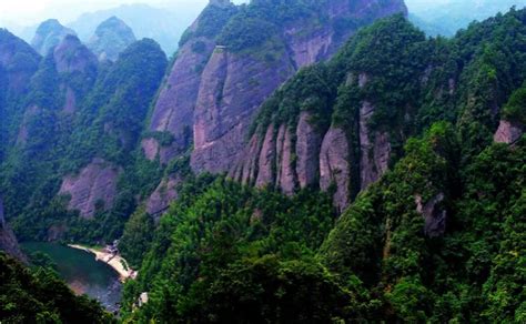 天门山是湘西第一高山，有世界上最长的观光索道和山上溶洞奇观 - 知乎