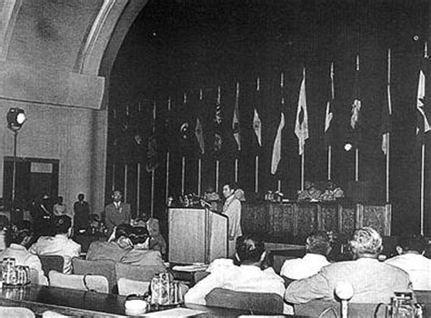 历史上的今天4月18日_1955年万隆会议在印度尼西亚万隆开幕，29个亚洲和非洲的国家和地区代表团参加。