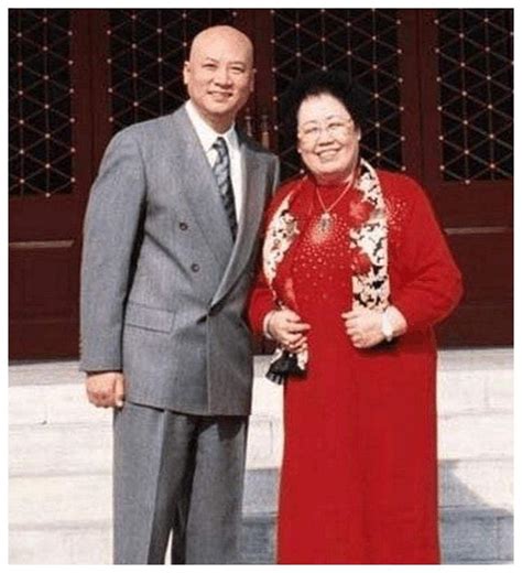 看到陈丽华与迟重瑞年轻时的照片，还是很有夫妻相的__财经头条