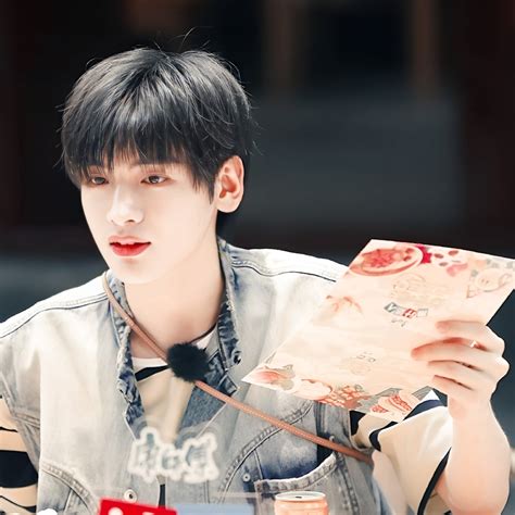 翟潇闻图片