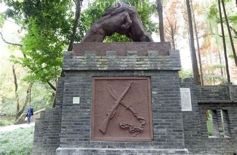 成都川军抗日阵亡将士纪念碑，一座不该被遗忘的精神丰碑_【快资讯】