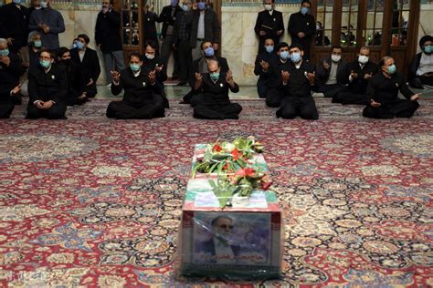伊朗遭暗杀核科学家葬礼举行