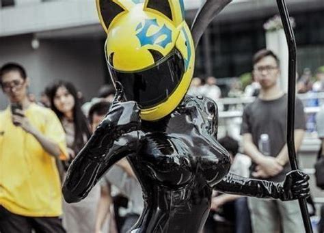 露西&#183;史提尔图片