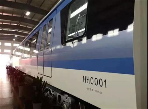 先睹为快！杭海城铁列车曝光 每节车厢额定68人 - 杭州网 - 杭州新闻中心