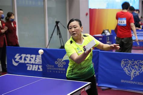 手机当球拍，乒乓新玩法！上海举办首届手机乒乓球挑战赛