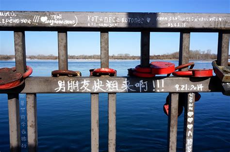 杭州西湖三桥，被当地人誉为“情人桥”，每座桥都有一个爱情故事