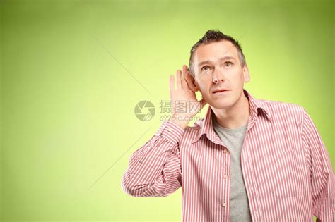 熊黛林捂耳朵图片