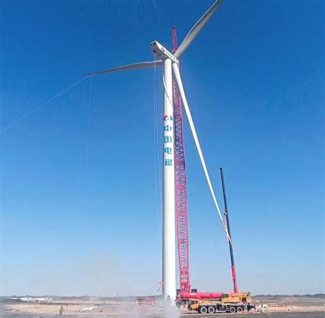 神大风电承装的中电建新疆巴里坤项目顺利完成首吊-国际风力发电网