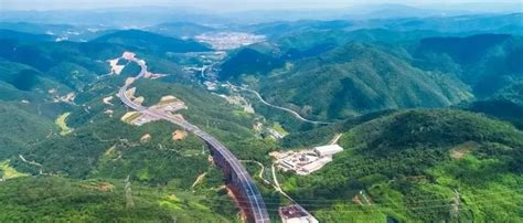 收费标准明确！云南这条高速公路定于8月26日全线开通|云南|玉溪|高速公路_新浪新闻