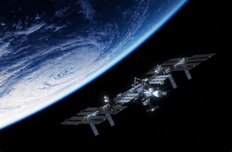 国际空间站除太阳翼外还有多个条状凸出物，为何我们天宫没有？_桁架