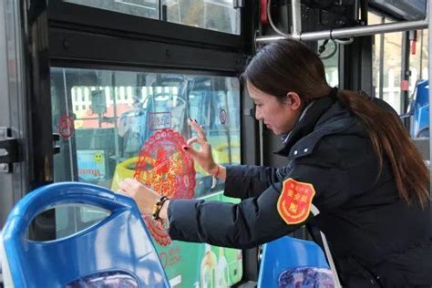 浪漫！七夕节老公用无人机给公交司机老婆送饭：还有个惊喜红包_手机新浪网