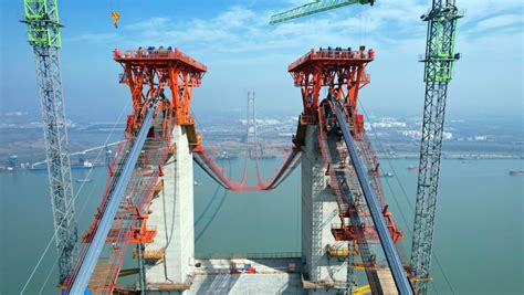 世界首个单主跨超千米的三塔斜拉桥——马鞍山公铁两用长江大桥正式开工建设 - 土木在线