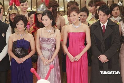 图文：TVB42周年台庆红毯--全台艺人齐唱TVB金曲_影音娱乐_新浪网
