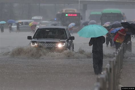 “720”特大暴雨突袭郑州 气象部门预报了，然后呢？_手机新浪网