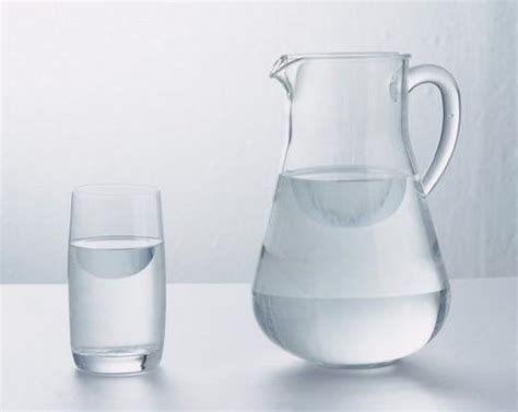 百岁山 纯净水 饮料 透明液体|摄影|静物|LLX3547 - 原创作品 - 站酷 (ZCOOL)
