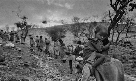 挨饿年代是什么体验？80张老照片真实还原1942大饥荒|还原|年代|老照片_新浪新闻