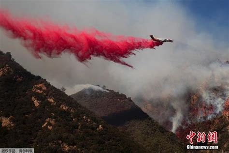 美国加州山火已致2000名居民被迫撤离