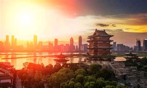 九江文化艺术中心是九江市最靓丽的风景区_九江八里湖周边学校_腾讯视频