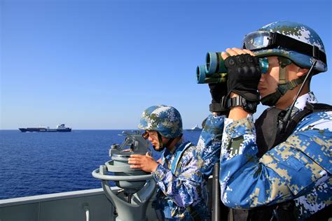 “强军路上新风采”全军摄影展22日在京开幕 - 中国军网