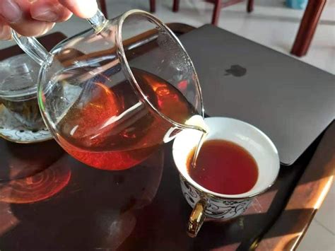 茶叶从中国传入欧洲时，竟被医生大力推广，宣传的功效令人怀疑 - 历史 - 华夏小康网