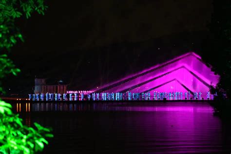 杭州西湖夜晚下的游客摄影图6240*4160图片素材免费下载-编号786974-潮点视频