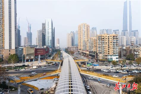 武汉城市光绘白天交通友谊路慢门摄影图配图高清摄影大图-千库网