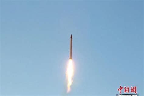伊朗高调公布导弹地下装填系统 弹道导弹可自动装填连续发射_凤凰网视频_凤凰网
