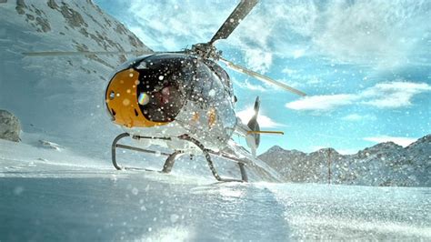 SLO MO LD直升机在结冰的地面上空盘旋—高清视频下载、购买_视觉中国视频素材中心